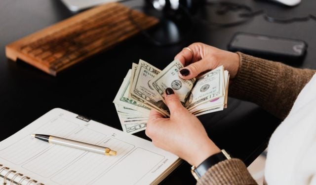 How Financial Education Improves Everyday Money Decisions